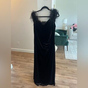 Eliza J Black velvet women’s formal dress size 16W